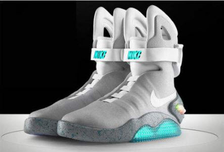 RETOUR VERS LE FUTUR : Une sélection de 4 objets collectors